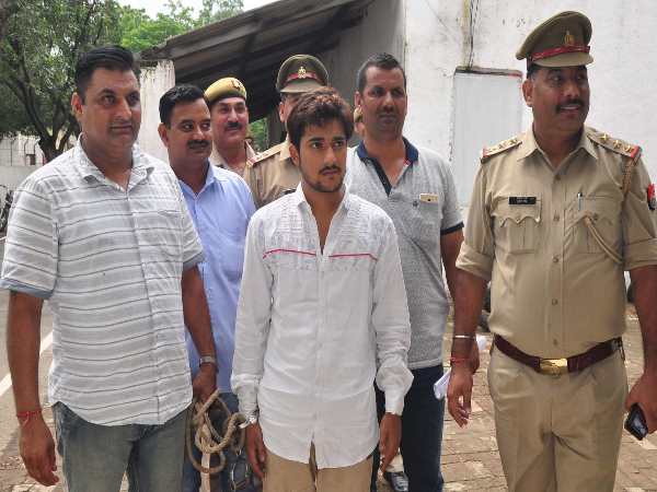 saharanpur police arrested robber saharanpur police arrested robber