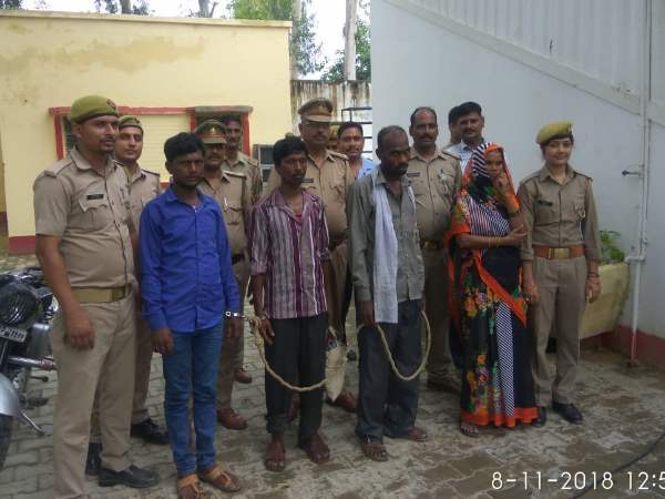 shahjahanpur police arrested a gang who involves in selling girls shahjahanpur police arrested a gang who involves in selling girls