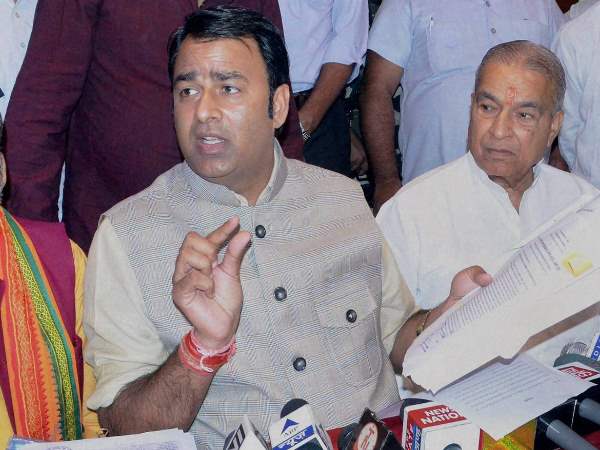 संगीत सोम के बारे में डाली ये पोस्ट