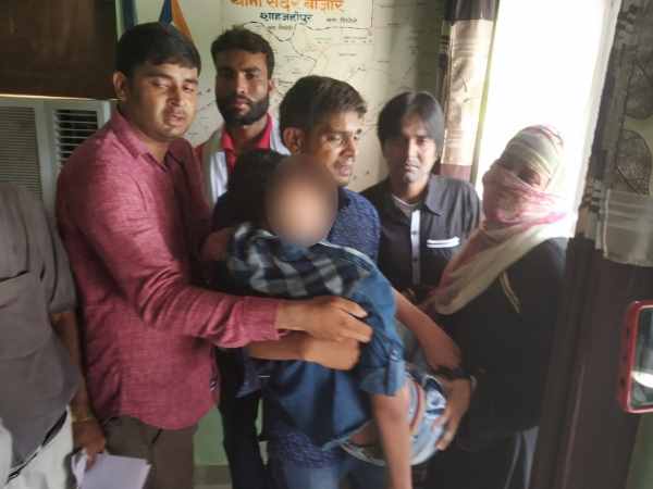 student beaten by teacher in Shahjahanpur student beaten by teacher in Shahjahanpur