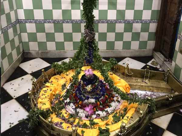 ऋषि मान्धाता के बीमार होने पर प्रकट हुए गौरी केदारेश्वर