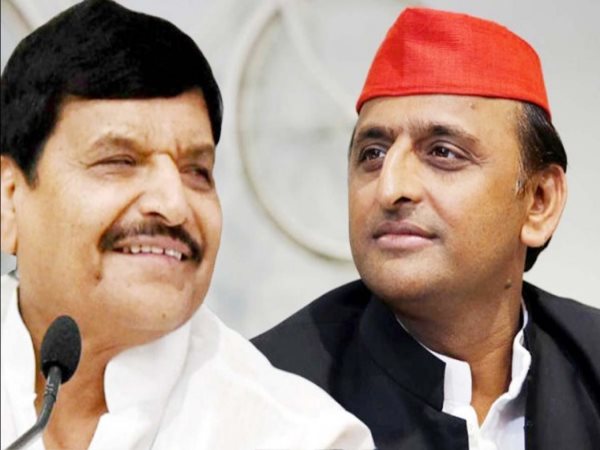 shivpal singh yadav and akhilesh fight with each other in stage in october 2016 shivpal singh yadav and akhilesh fight with each other in stage in october 2016