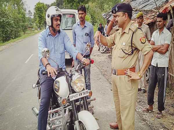 amethi police sp anurag thakur did surprize inspection of 3 hours amethi police sp anurag thakur did surprize inspection of 3 hours