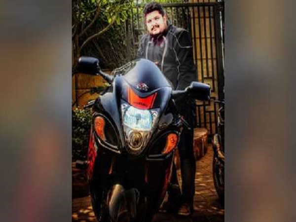 multinational bank executive dies after superbike suzuki hayabusa crashes near delhi multinational bank executive dies after superbike suzuki hayabusa crashes near delhi