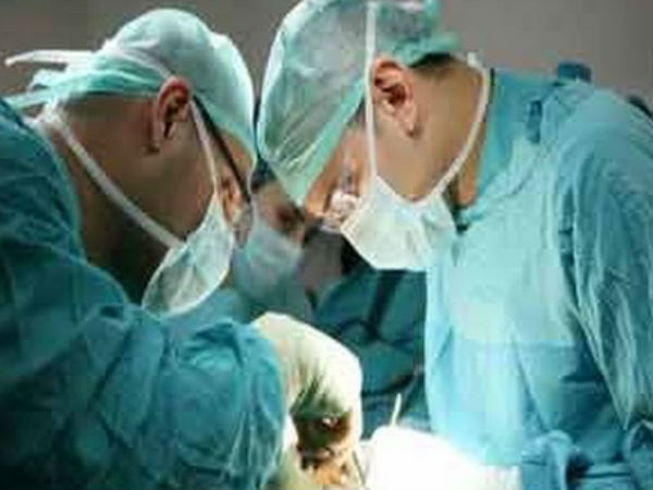 14 साल की बच्ची के गले से निकली 9 सुइयां, तंत्र-मंत्र का शक 14 साल की बच्ची के गले से निकली 9 सुइयां, तंत्र-मंत्र का शक