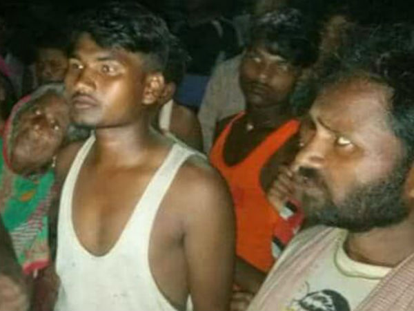 लालबकेया नदी में नाव पलटी, 40 सवार डूबे, 30 लापता लालबकेया नदी में नाव पलटी, 40 सवार डूबे, 30 लापता