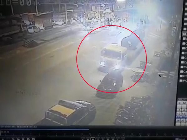 watch how truck hits the cars which stands in road side in noida toll plaza watch how truck hits the cars which stands in road side in noida toll plaza