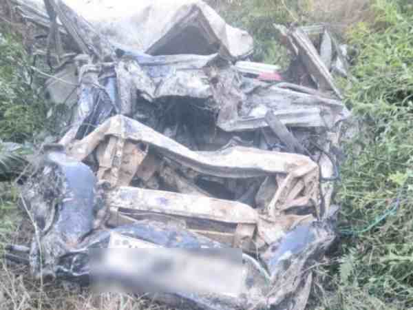शिमला: कार हादसे में चार लोगों की मौत 3 घायल, कार के खाईं में पलटने से हुई यह दुर्घटना शिमला: कार हादसे में चार लोगों की मौत 3 घायल, कार के खाईं में पलटने से हुई यह दुर्घटना