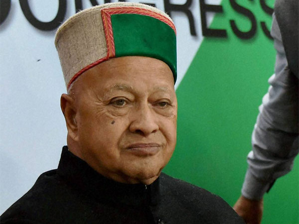 हिमाचल के पूर्व मुख्यमंत्री वीरभद्र सिंह की तबीयत बिगड़ी, अस्पताल में हुए भर्ती हिमाचल के पूर्व मुख्यमंत्री वीरभद्र सिंह की तबीयत बिगड़ी, अस्पताल में हुए भर्ती