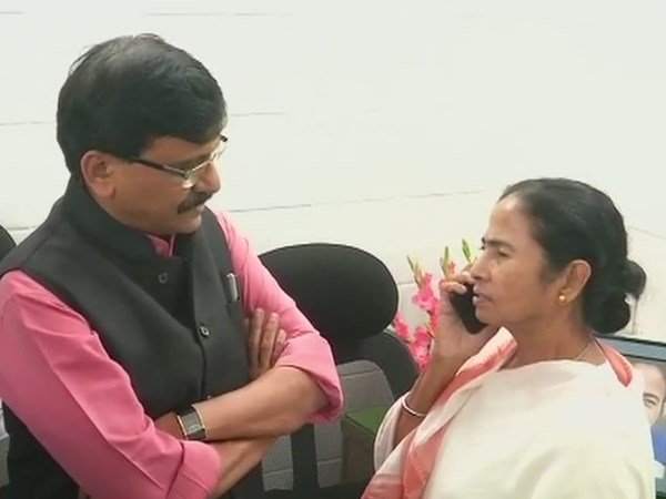 दिल्ली में संजय राउत से मिली टीएमसी सुप्रीमो