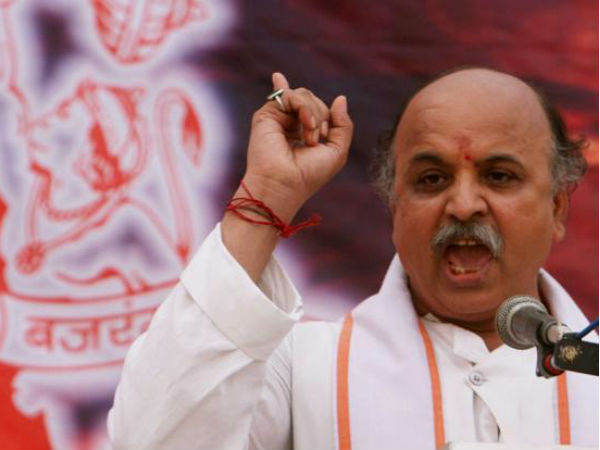 मोदी हैं रावण, सभी ग्रहों को किया अपने कब्जे में