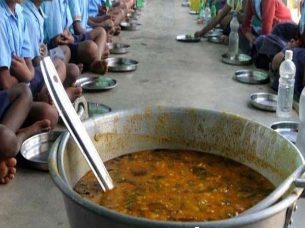 bihar 50 school children fall ill after consuming mid day meal in East Champaran bihar 50 school children fall ill after consuming mid day meal in East Champaran