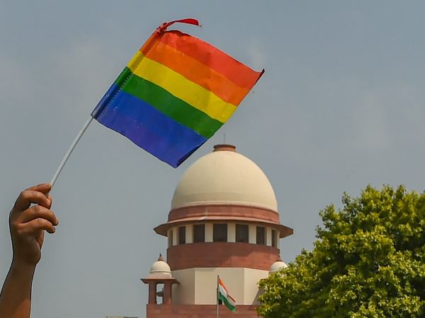 पांच याचिकाकर्ताओं में से एक हैं रितु