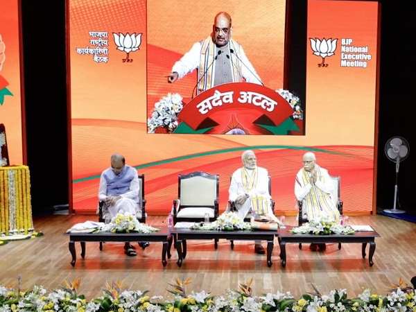 राजनाथ सिंह ने राजनीतिक प्रस्ताव रखा