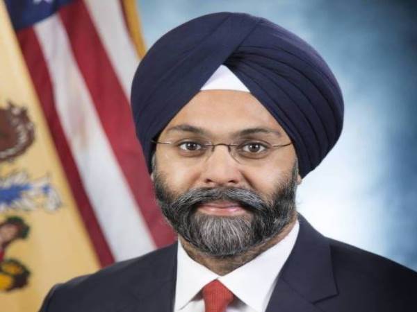 US: नस्लीय टिप्पणियों से परेशान सिख अटॉर्नी ने दिया इस्तीफा US: नस्लीय टिप्पणियों से परेशान सिख अटॉर्नी ने दिया इस्तीफा