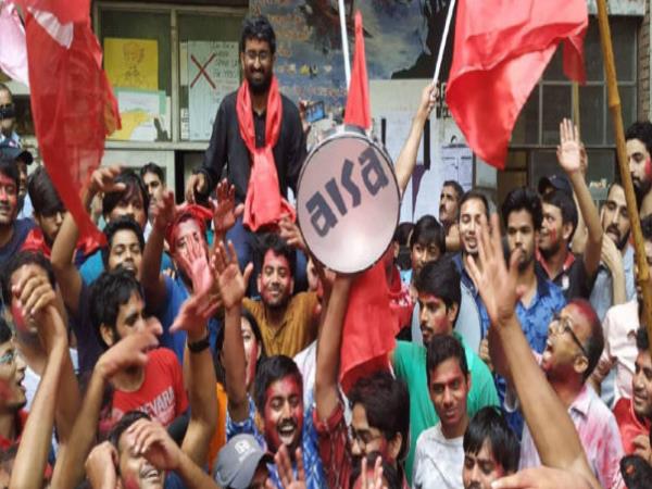 ABVP को हराने के लिए लेफ्ट का धड़ा हुआ एक