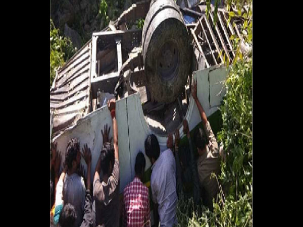 Five killed, 21 injured as bus falls into gorge in Uttarakhand Five killed, 21 injured as bus falls into gorge in Uttarakhand