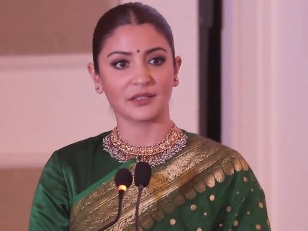नितिन गडकरी और पीयूष गोयल मे दिया अवॉर्ड