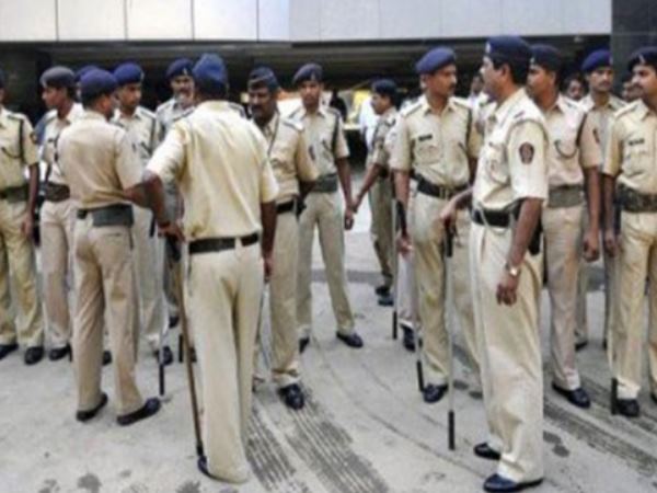 मां ने कहा, 'बेटी को जान से मार देंगे'