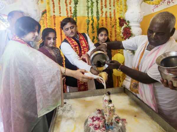 Akhilesh said that I am Ram and Krishna devotee Akhilesh said that I am Ram and Krishna devotee