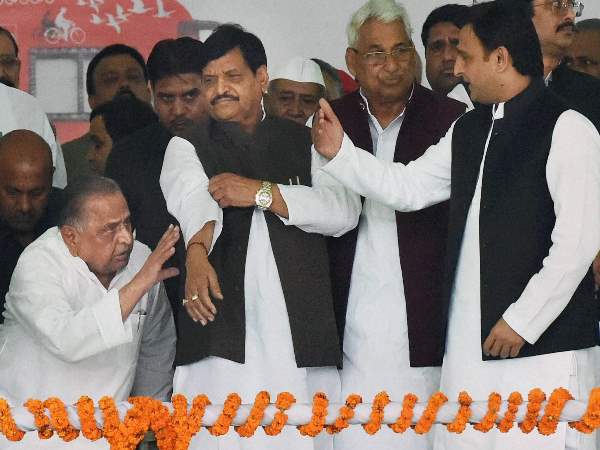 शिवपाल को प्रदेश अध्यक्ष बनाने पर राजी अखिलेश