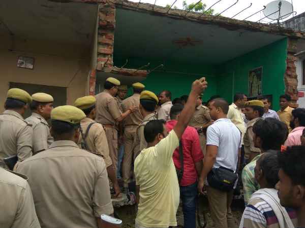 Allahabad: Four members of a family have been allegedly killed in Bigahiya Allahabad: Four members of a family have been allegedly killed in Bigahiya