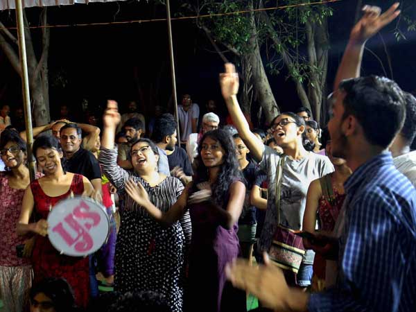 भारी हंगामें के बीच निपटा चुनाव