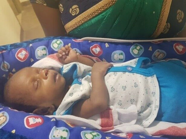 1 महीने के बच्चे को है हार्ट सर्जरी की जरूरत, कीजिए मदद 1 महीने के बच्चे को है हार्ट सर्जरी की जरूरत, कीजिए मदद