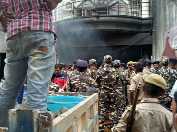 Bahraich: Fire breaks out at Bansal Drug Agency due to short circuit Bahraich: Fire breaks out at Bansal Drug Agency due to short circuit