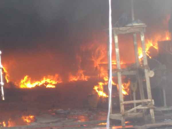 Bahraich: Fire breaks out at Bansal Drug Agency due to short circuit Bahraich: Fire breaks out at Bansal Drug Agency due to short circuit