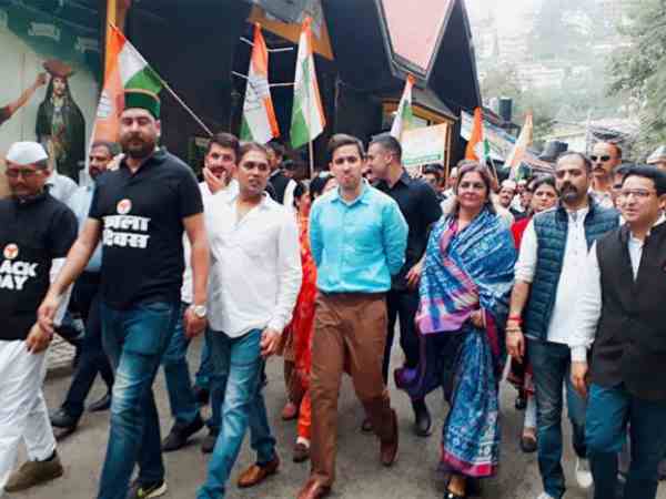 कांग्रेस को मिला मकपा का साथ