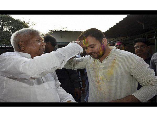 तेजप्रताप ने दिखाई हरी झंडी