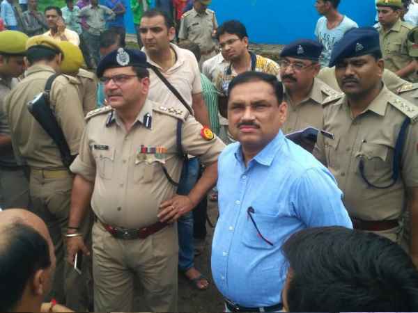 डेढ़ किमी दूर तक गयी ब्लास्ट की आवाज
