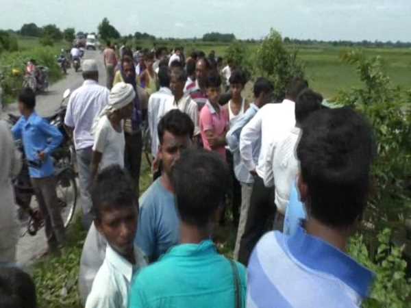 स्टेयरिंग फेल होने पर बस पलटकर खाई में गिरी, स्टेयरिंग फेल होने पर बस पलटकर खाई में गिरी,