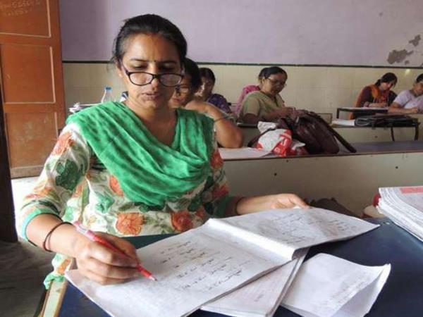 यूपी: टीईटी भर्ती में अब तक किस जाति के लोग मारते आए हैं बाजी? जानिए यूपी: टीईटी भर्ती में अब तक किस जाति के लोग मारते आए हैं बाजी? जानिए