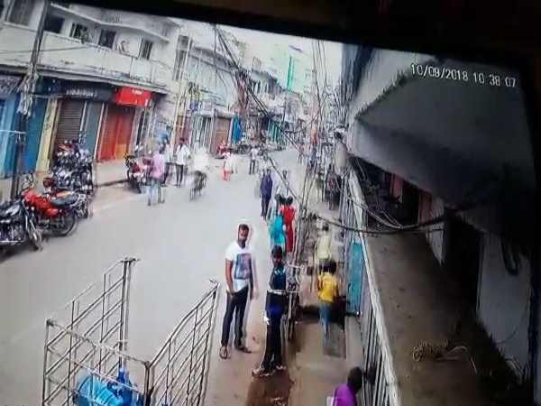 five children in patna absconding from children shelter caught on cctv five children in patna absconding from children shelter caught on cctv