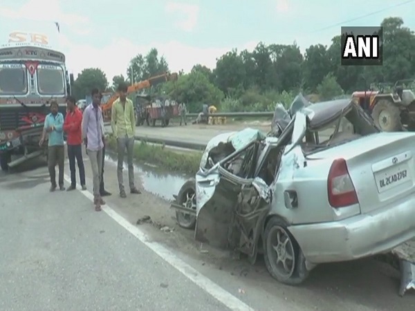 राजस्थान: दो अलग-अलग जगहों पर सड़क हादसे में गई जान, इतने लोगों की हुई मौत राजस्थान: दो अलग-अलग जगहों पर सड़क हादसे में गई जान, इतने लोगों की हुई मौत