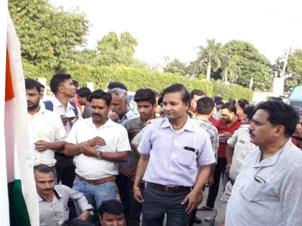भाजपा कार्यकर्ताओं ने किया हमला