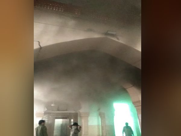 यूनिवर्सिटी में लगा फायर सिस्टम भी रहा नाकाम