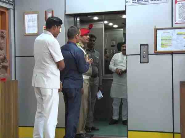 mla stops lift of chief minister and create ruckus video viral mla stops lift of chief minister and create ruckus video viral