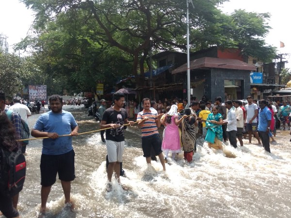 Mutha canal wall breaches, flooding in Dandekar bridge vicinity in pune Mutha canal wall breaches, flooding in Dandekar bridge vicinity in pune