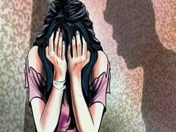 आंखें निकालकर डाला एसिड