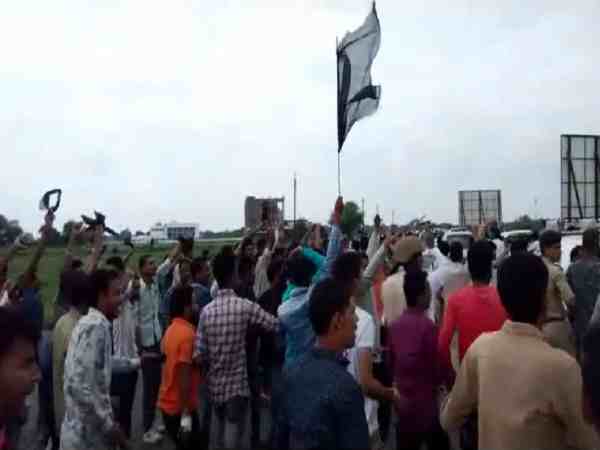 राहुल गांधी के खिलाफ जमकर हुई नारेबाजी