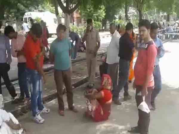 physical attack victim burnt herself and died before reaching hospital physical attack victim burnt herself and died before reaching hospital
