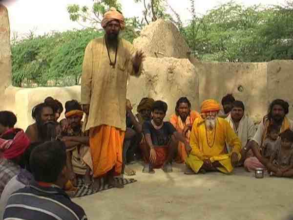 यूपी: आपने लोकतांत्रिक कोर्ट तो बहुत देखें, पर क्या देखा है कभी सपेरों का कोर्ट यूपी: आपने लोकतांत्रिक कोर्ट तो बहुत देखें, पर क्या देखा है कभी सपेरों का कोर्ट