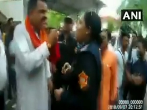 BJP MLA Rajkumar Thukral threatening lady Sub inspector in Rudrapur, video goes viral BJP MLA Rajkumar Thukral threatening lady Sub inspector in Rudrapur, video goes viral
