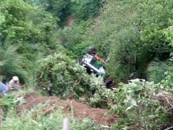 Himachal Pradesh: 2 people killed, 20 injured after bus falls into gorge near Chintpurni Himachal Pradesh: 2 people killed, 20 injured after bus falls into gorge near Chintpurni