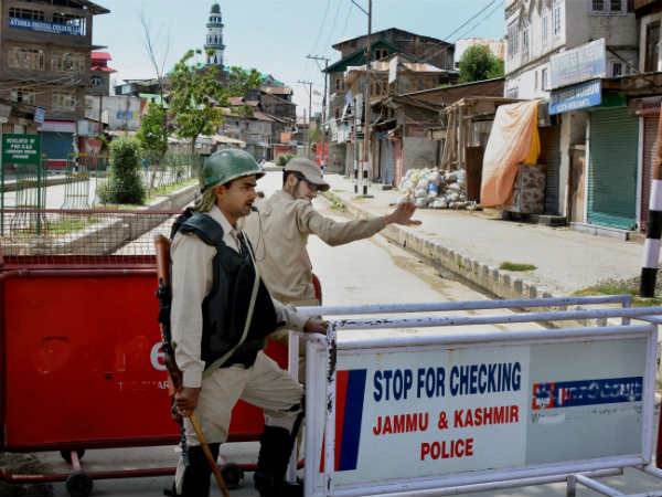 इस वर्ष 33 पुलिसकर्मी आतंकी साजिश का शिकार