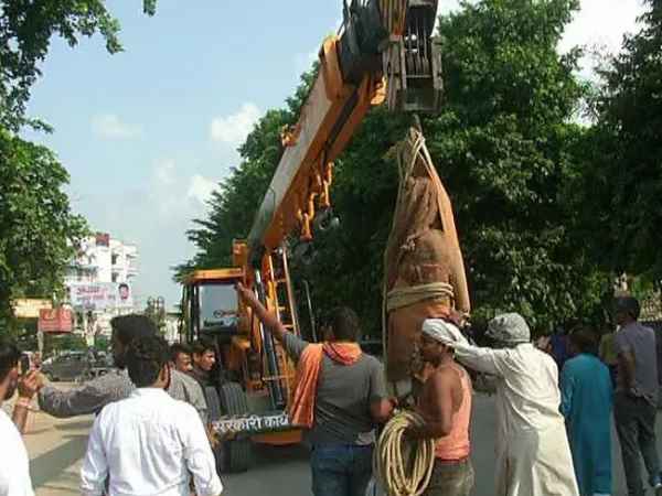 मूर्ति शिफ्ट करने पर बोले अथॉरिटी के अधिकारी