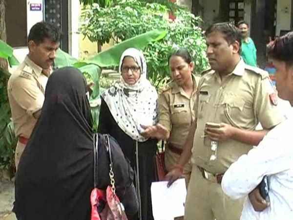 woman reached the police station with complaint of husband woman reached the police station with complaint of husband